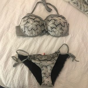 VS Black&White Lace Bombshell Bikini